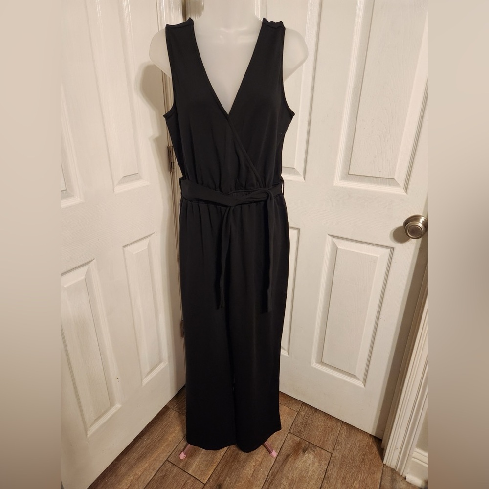 Elegant Black Sleeveless Jumpsuit